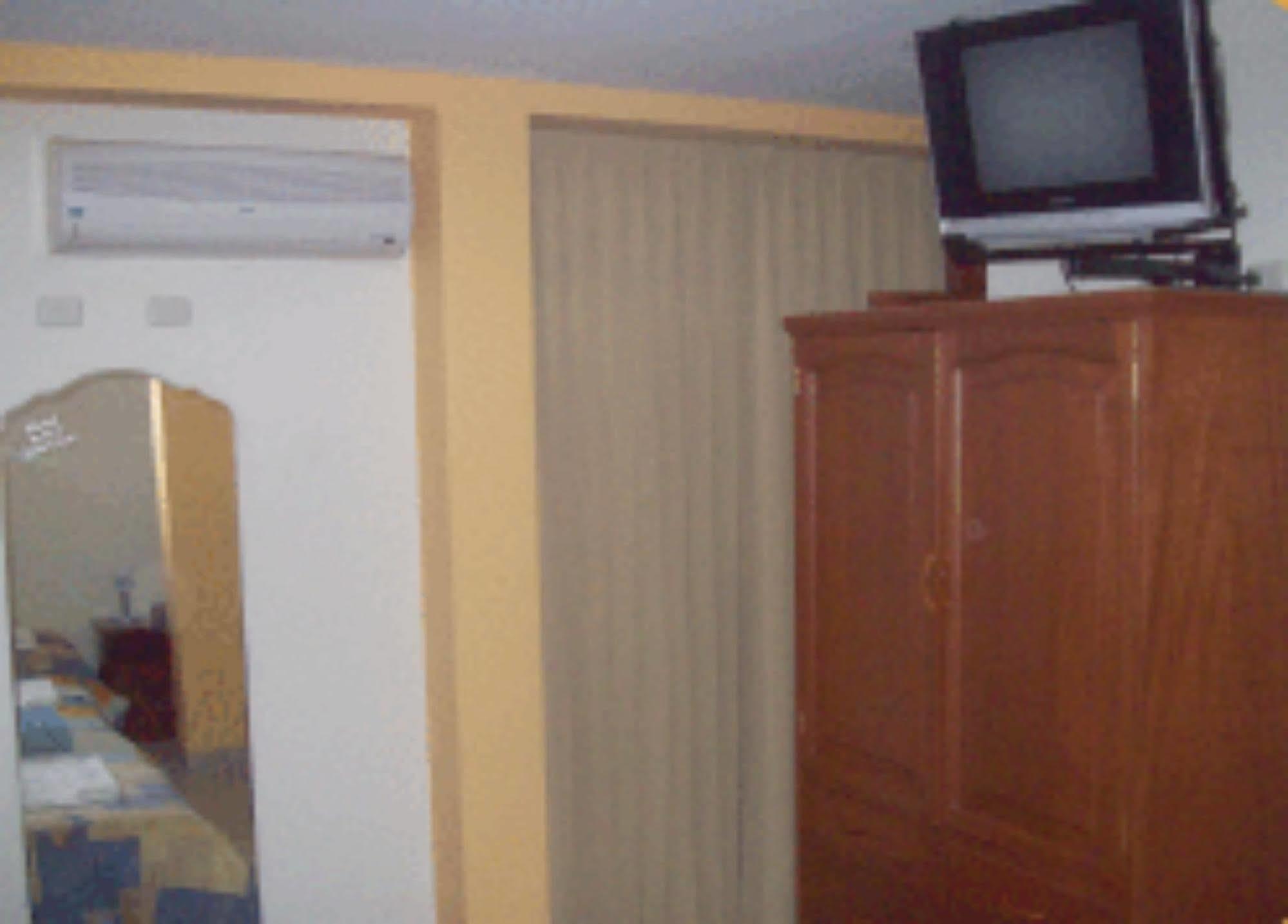 Julio Cesar Hotel Posadas Εξωτερικό φωτογραφία
